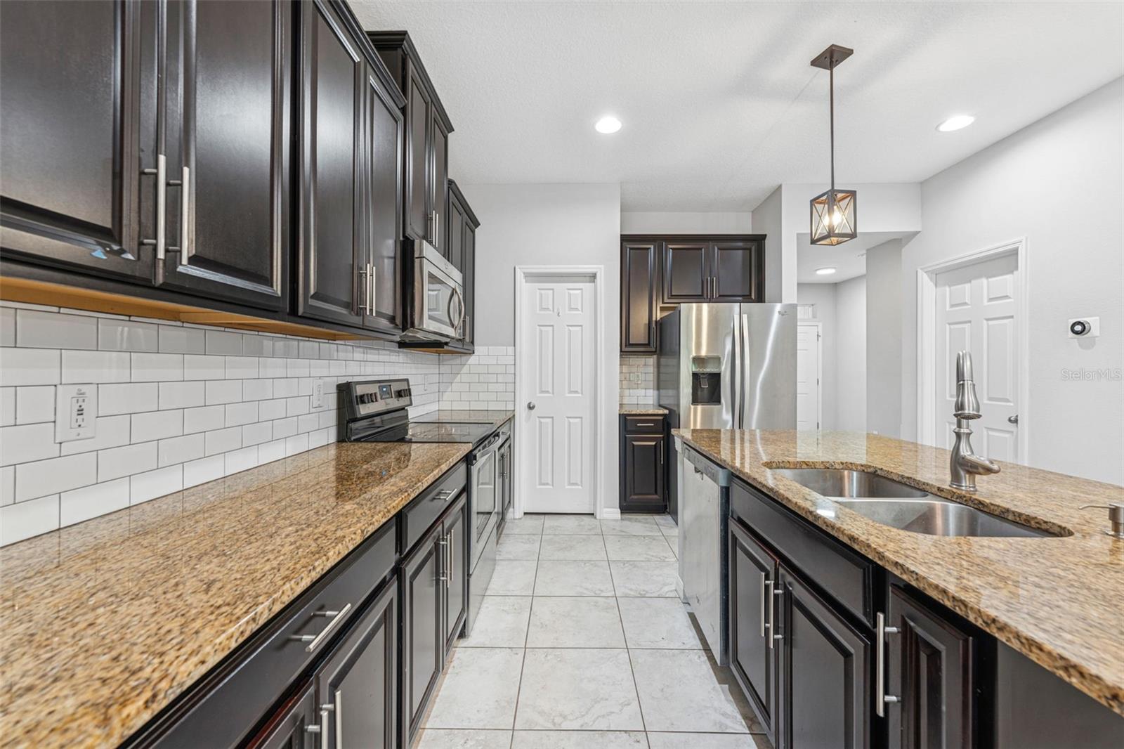 Image 12 of 45 For 13334 Palmera Vista Drive