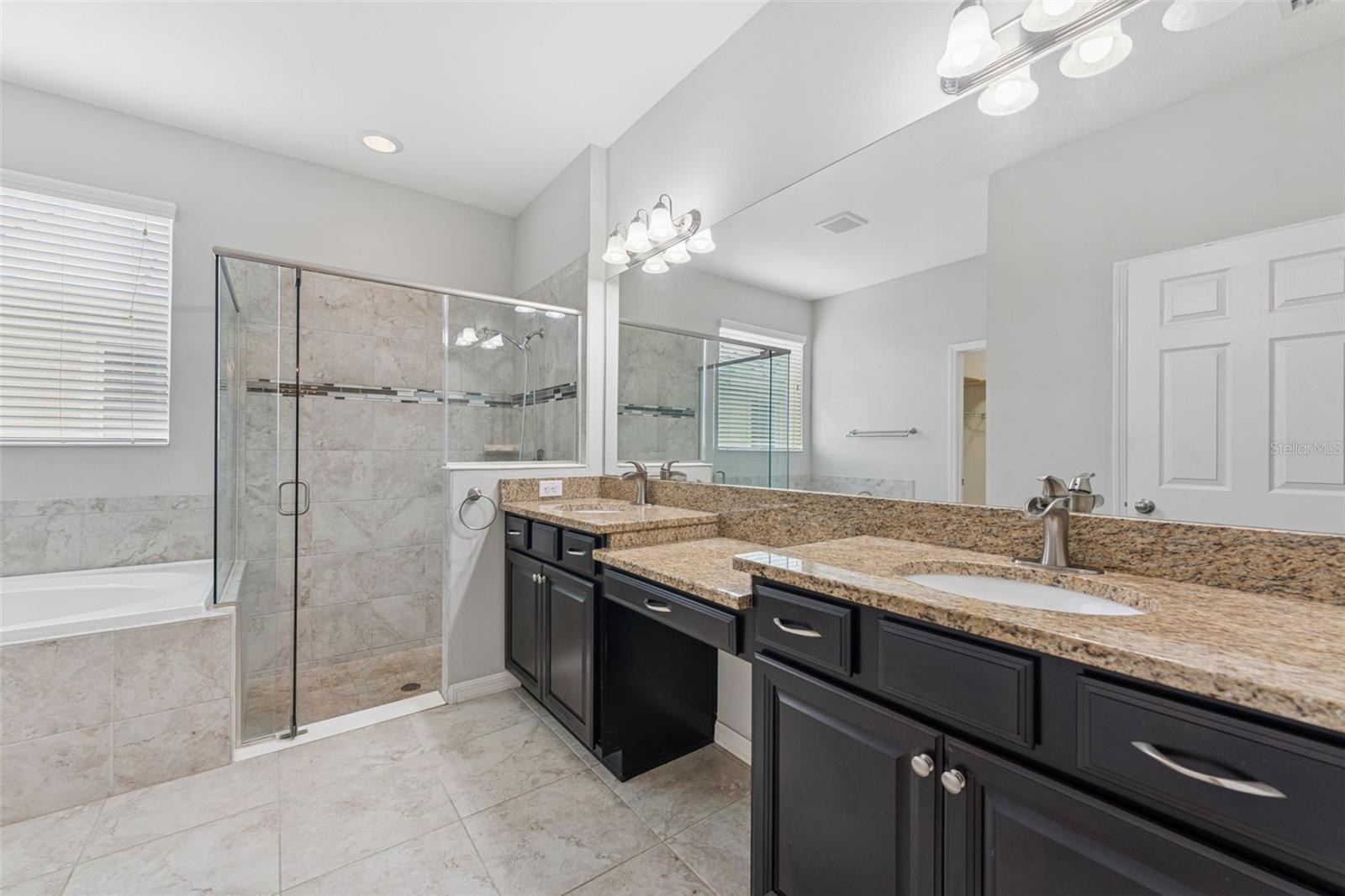 Image 18 of 45 For 13334 Palmera Vista Drive