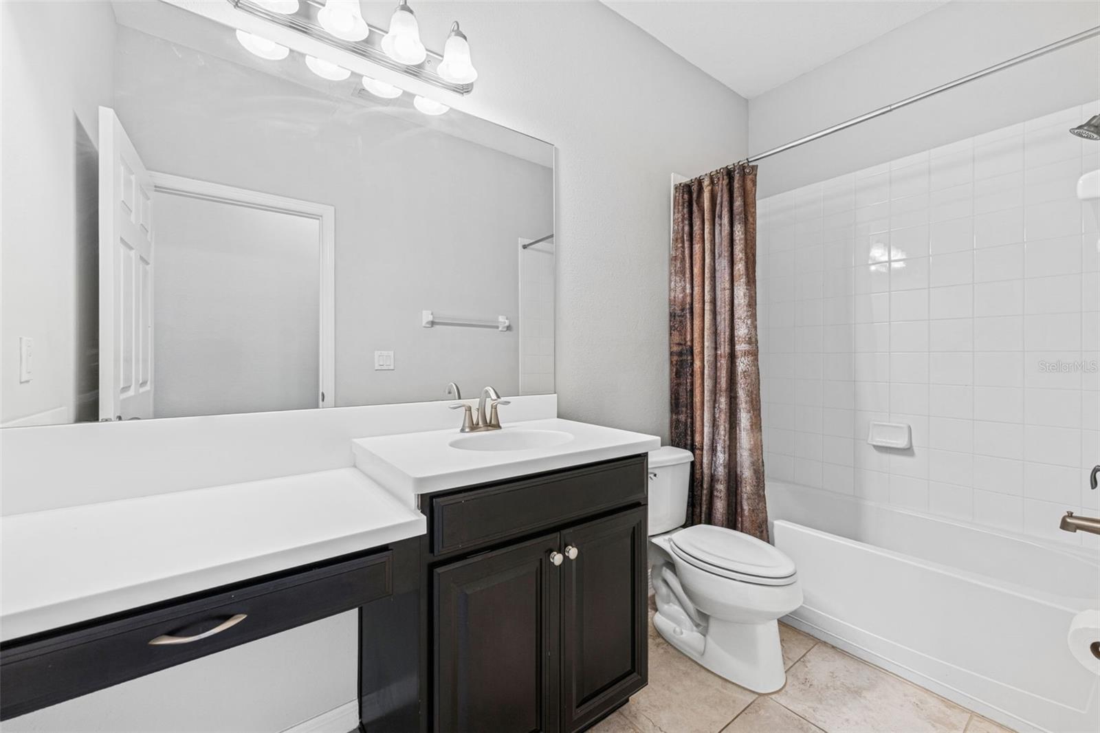 Image 23 of 45 For 13334 Palmera Vista Drive