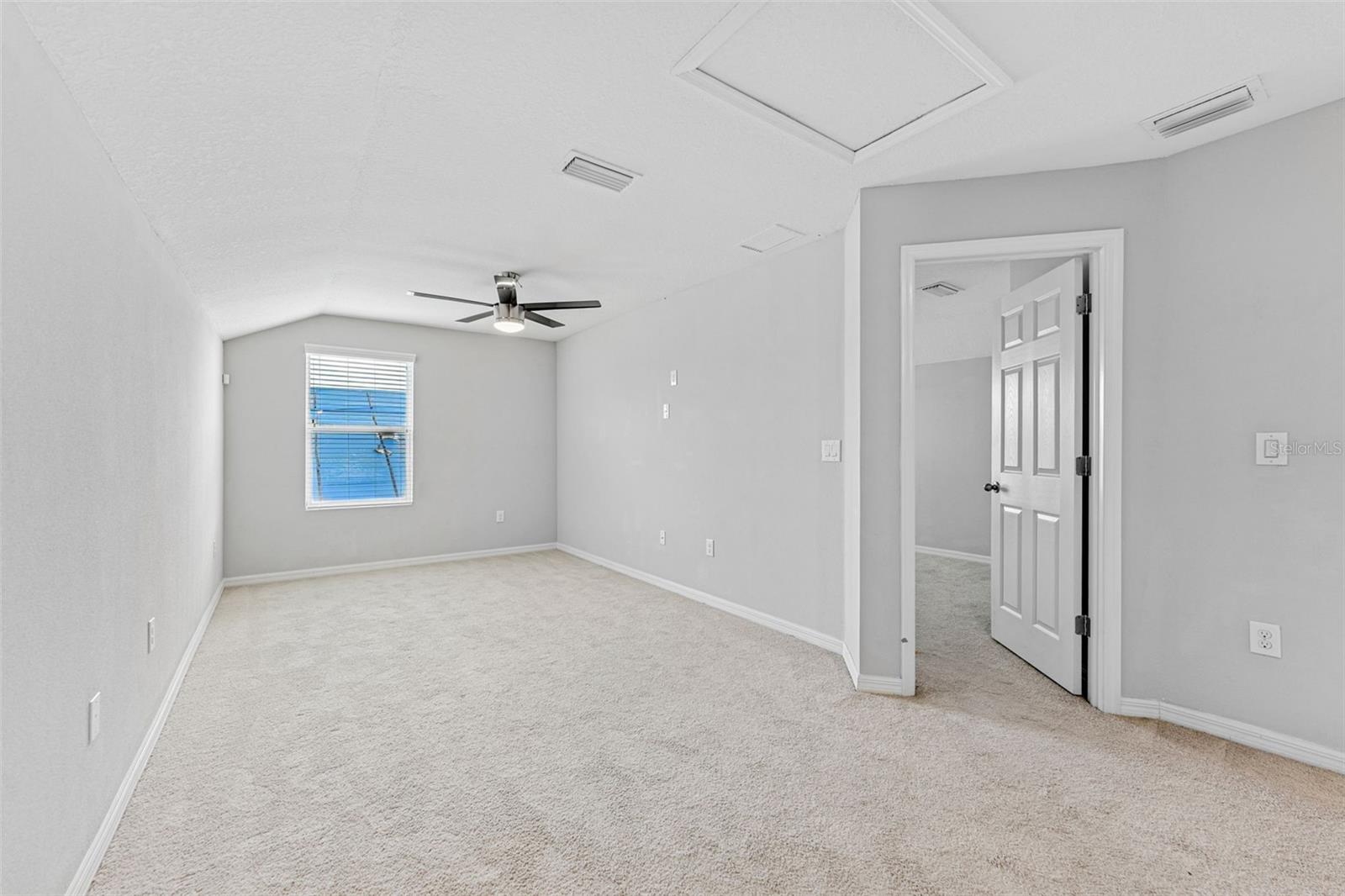 Image 25 of 45 For 13334 Palmera Vista Drive
