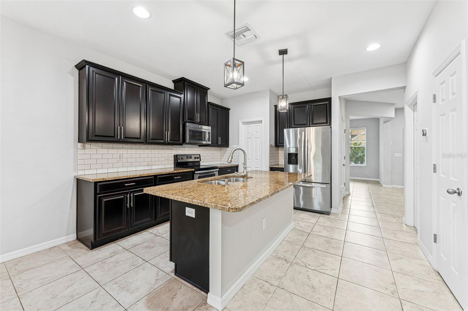 Image 5 of 45 For 13334 Palmera Vista Drive