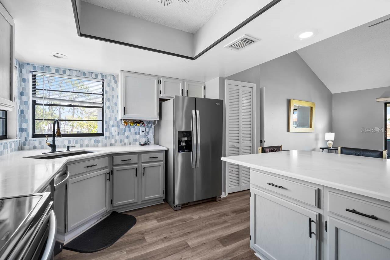 Image 3 of 44 For 609 Lively Drive B