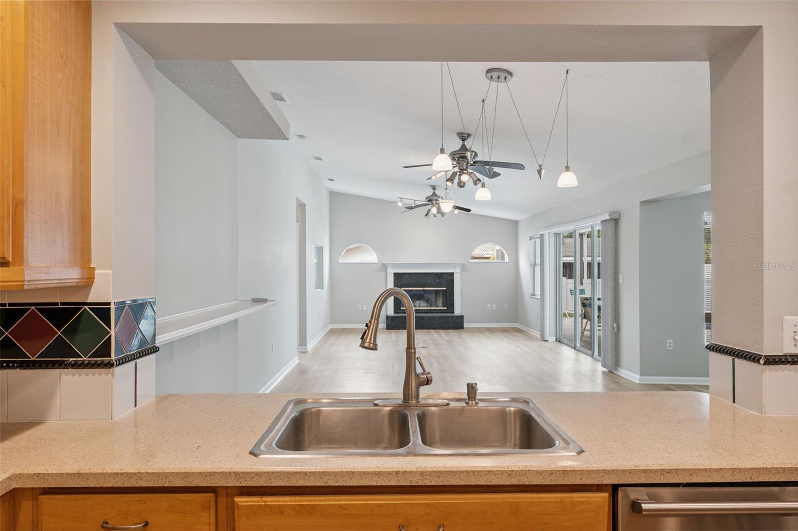 Image 15 of 48 For 13986 Bonnie Brae Drive