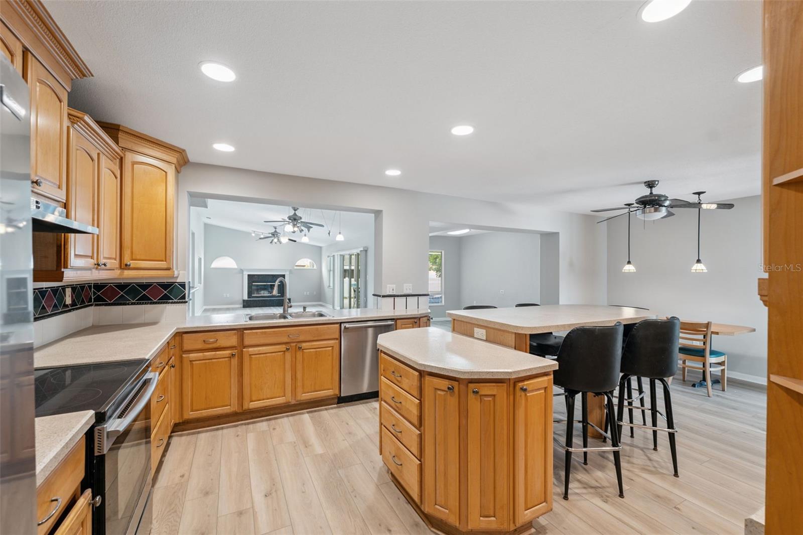 Image 16 of 48 For 13986 Bonnie Brae Drive