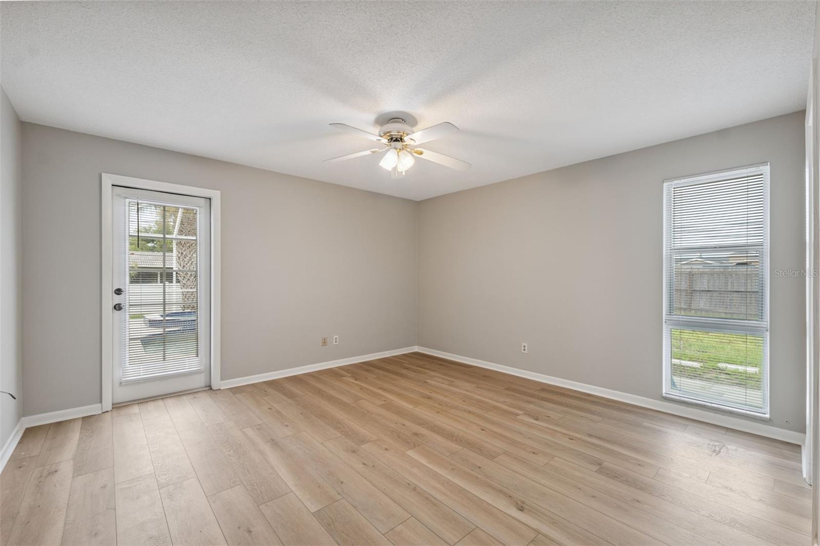 Image 21 of 48 For 13986 Bonnie Brae Drive