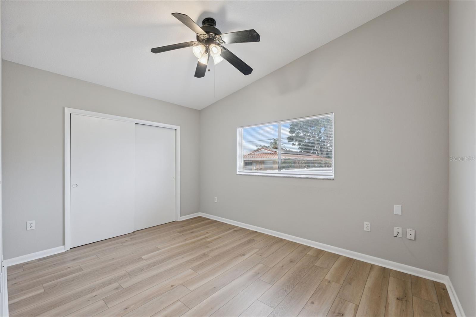 Image 35 of 48 For 13986 Bonnie Brae Drive
