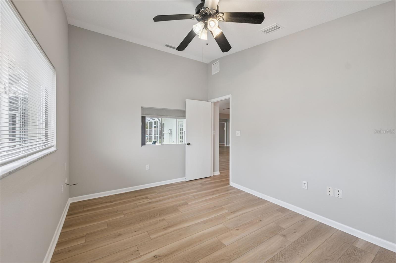Image 36 of 48 For 13986 Bonnie Brae Drive
