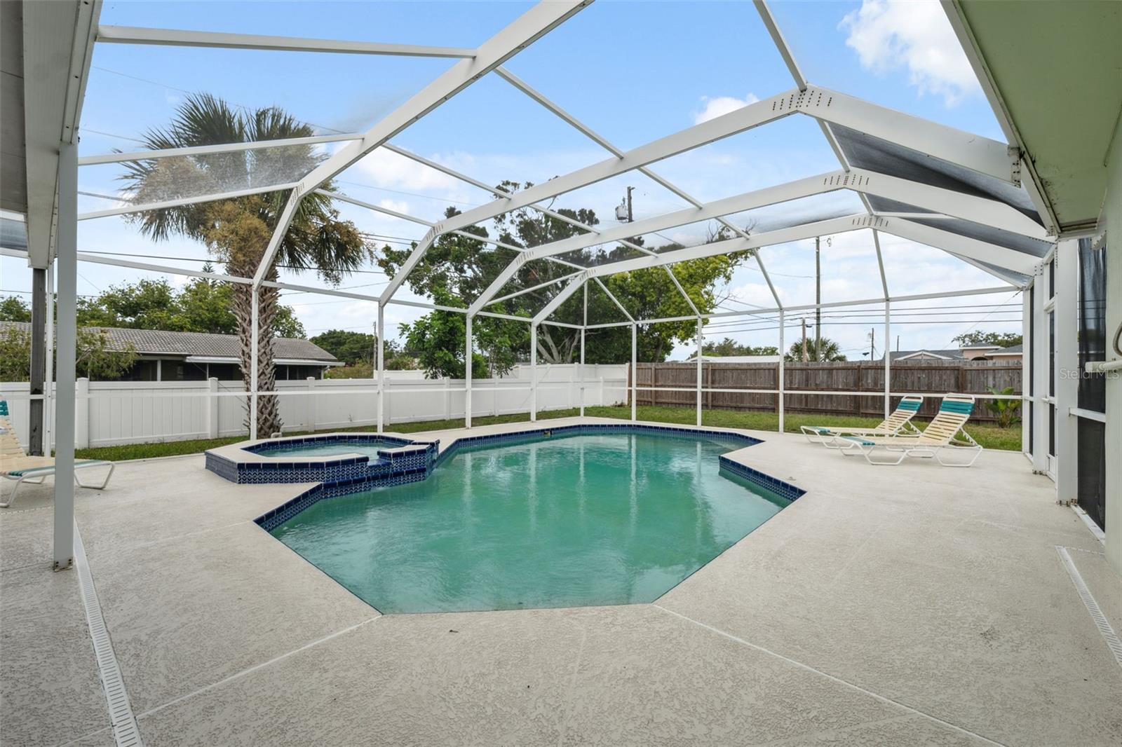 Image 39 of 48 For 13986 Bonnie Brae Drive