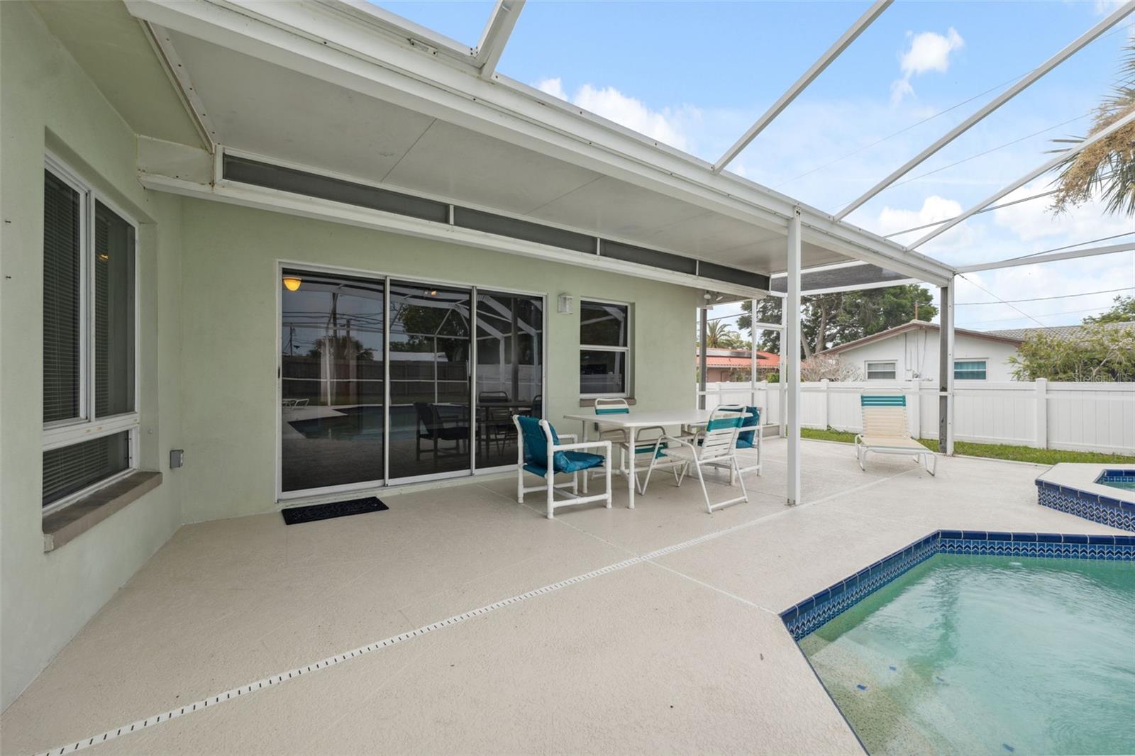 Image 40 of 48 For 13986 Bonnie Brae Drive