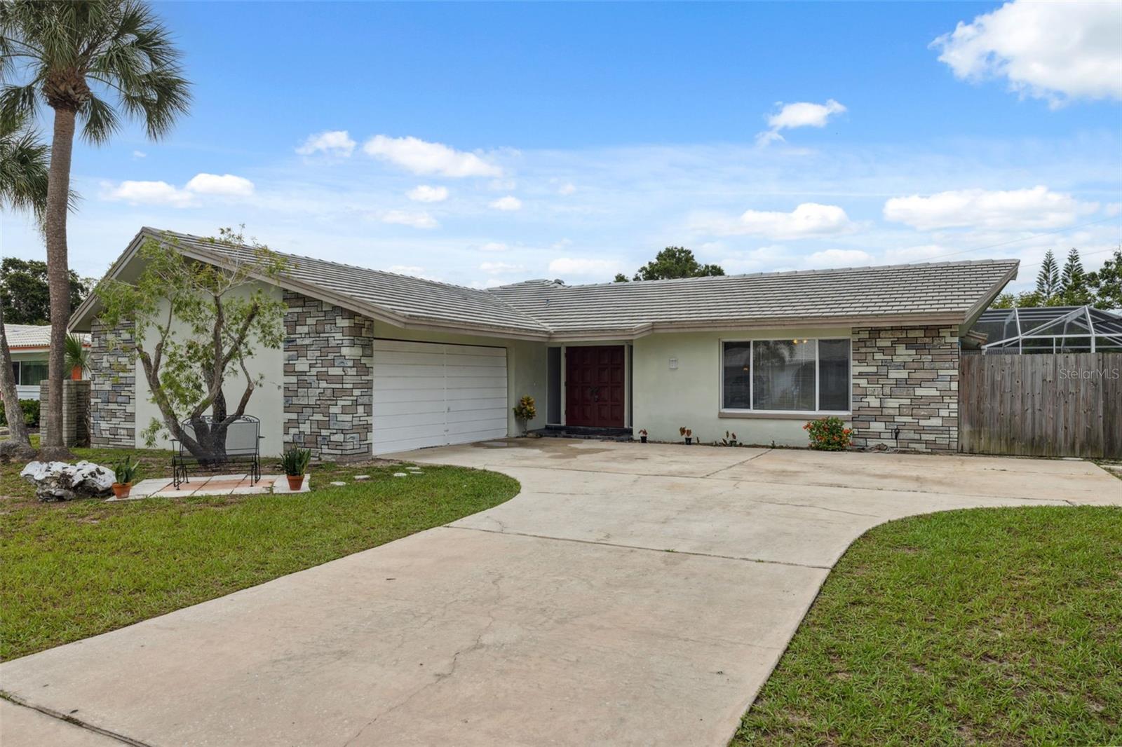 Image 5 of 48 For 13986 Bonnie Brae Drive