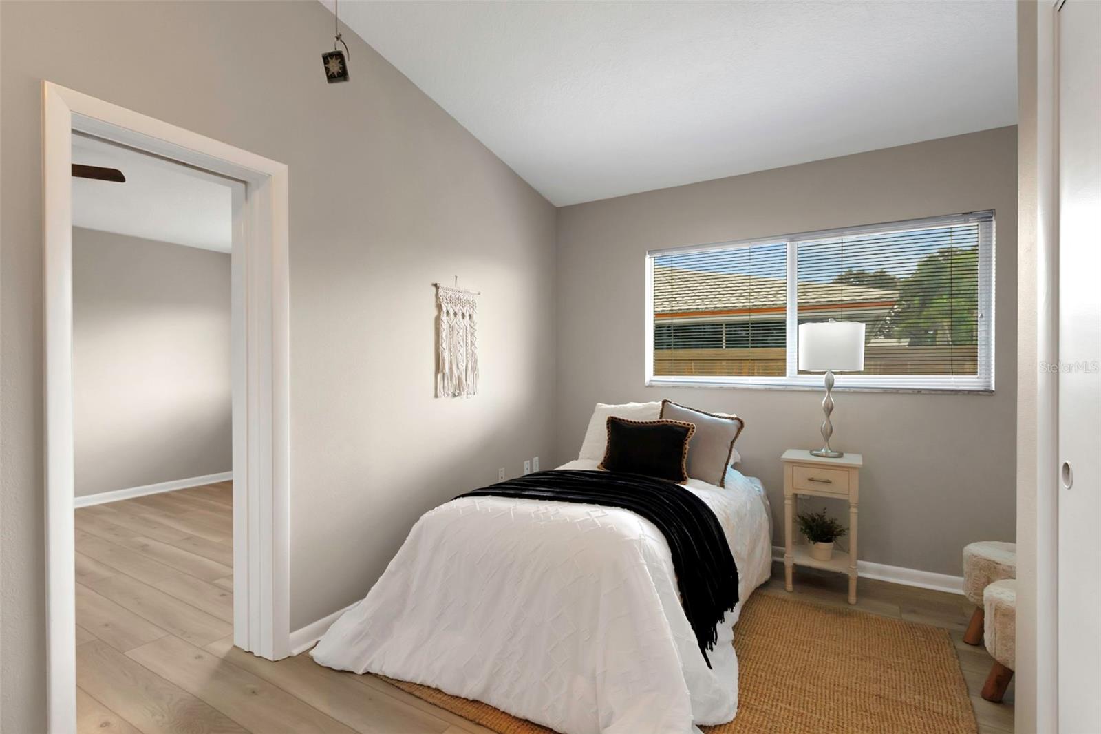 Image 57 of 86 For 13986 Bonnie Brae Drive