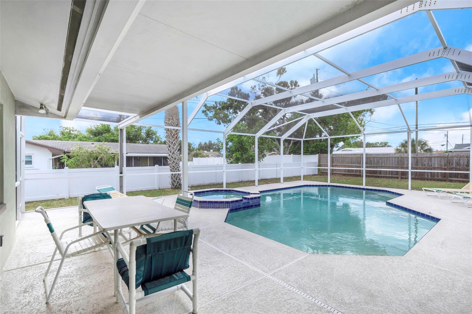 Image 68 of 86 For 13986 Bonnie Brae Drive