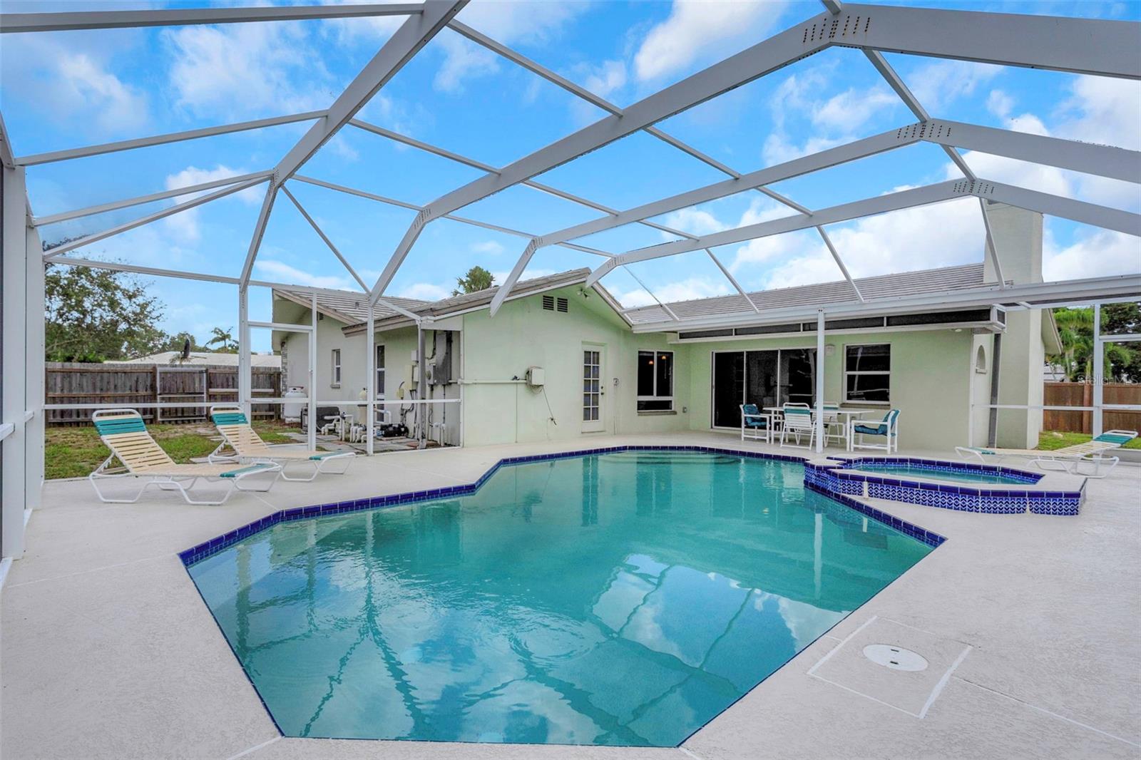 Image 73 of 86 For 13986 Bonnie Brae Drive