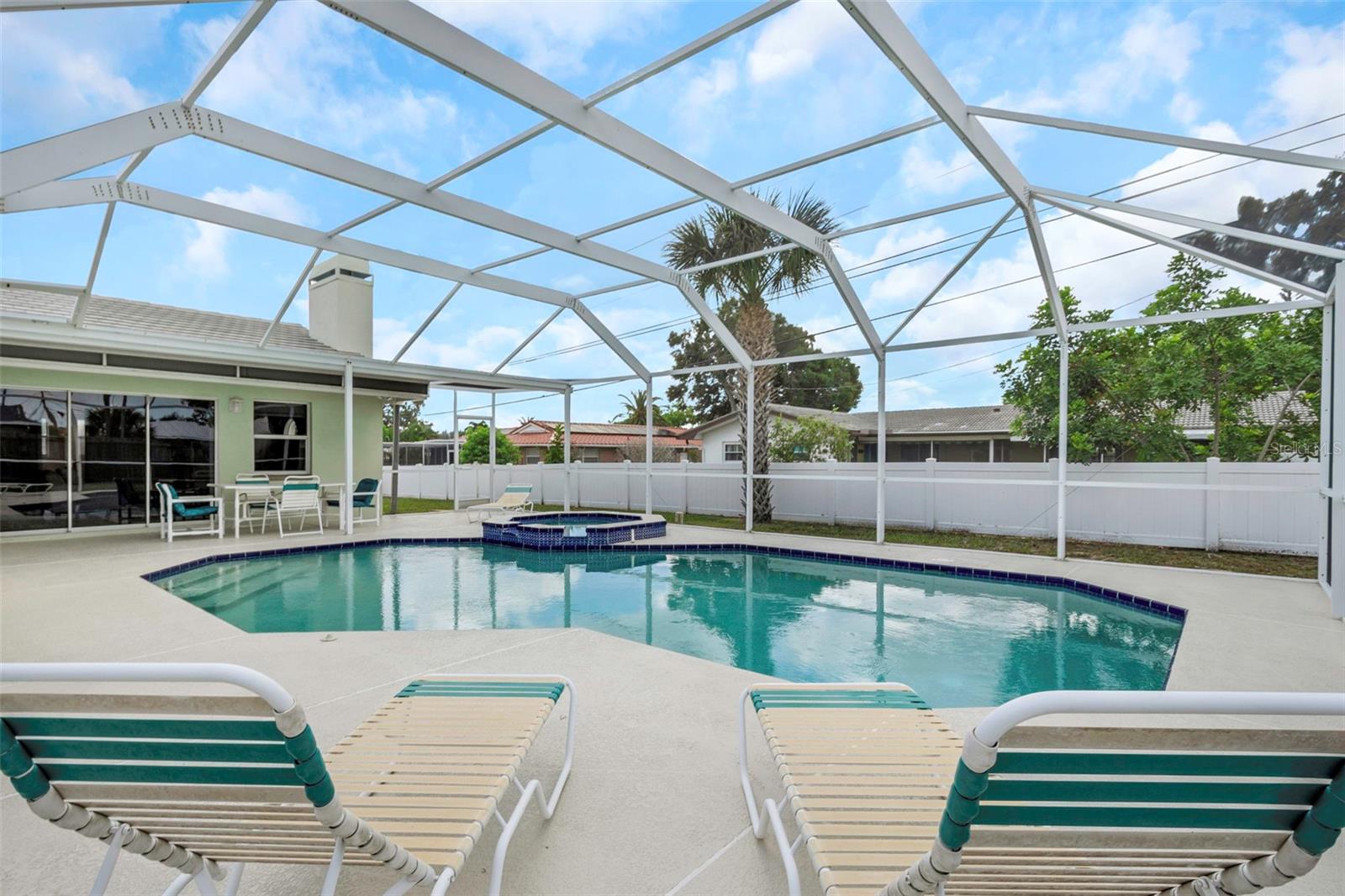 Image 75 of 86 For 13986 Bonnie Brae Drive