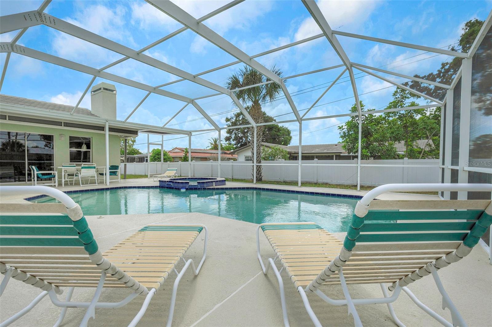 Image 76 of 86 For 13986 Bonnie Brae Drive