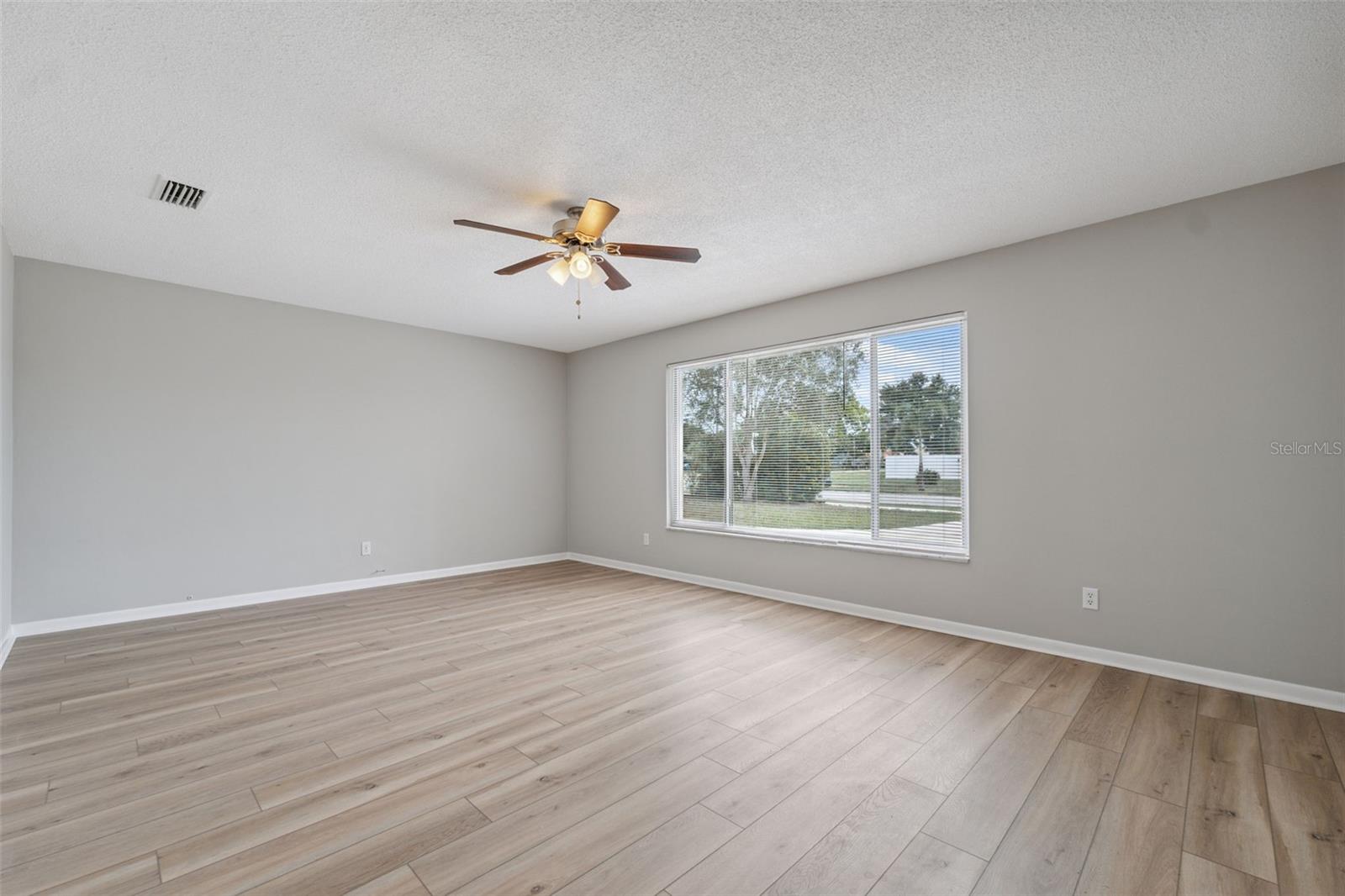 Image 8 of 48 For 13986 Bonnie Brae Drive