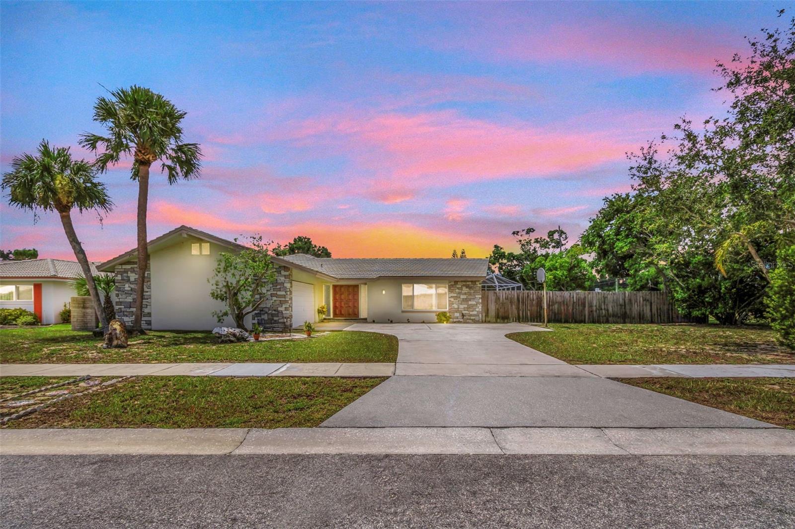 Image 84 of 86 For 13986 Bonnie Brae Drive