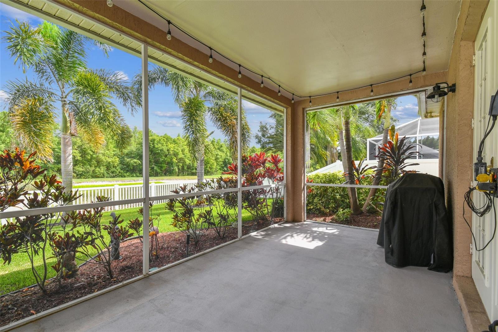 Image 11 of 54 For 27810 Sky Lake Circle