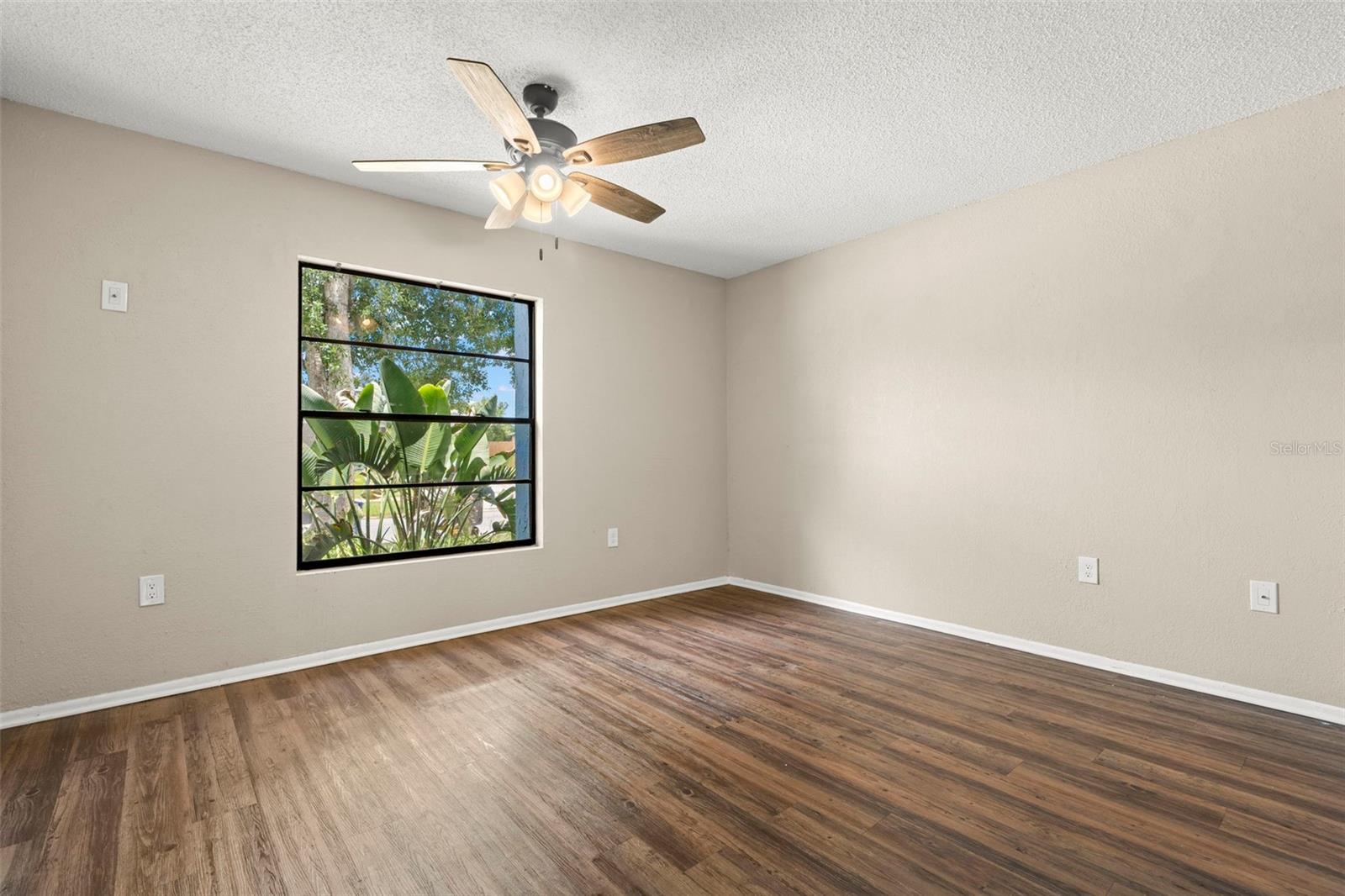 Image 10 of 19 For 1421 Vinetree Drive