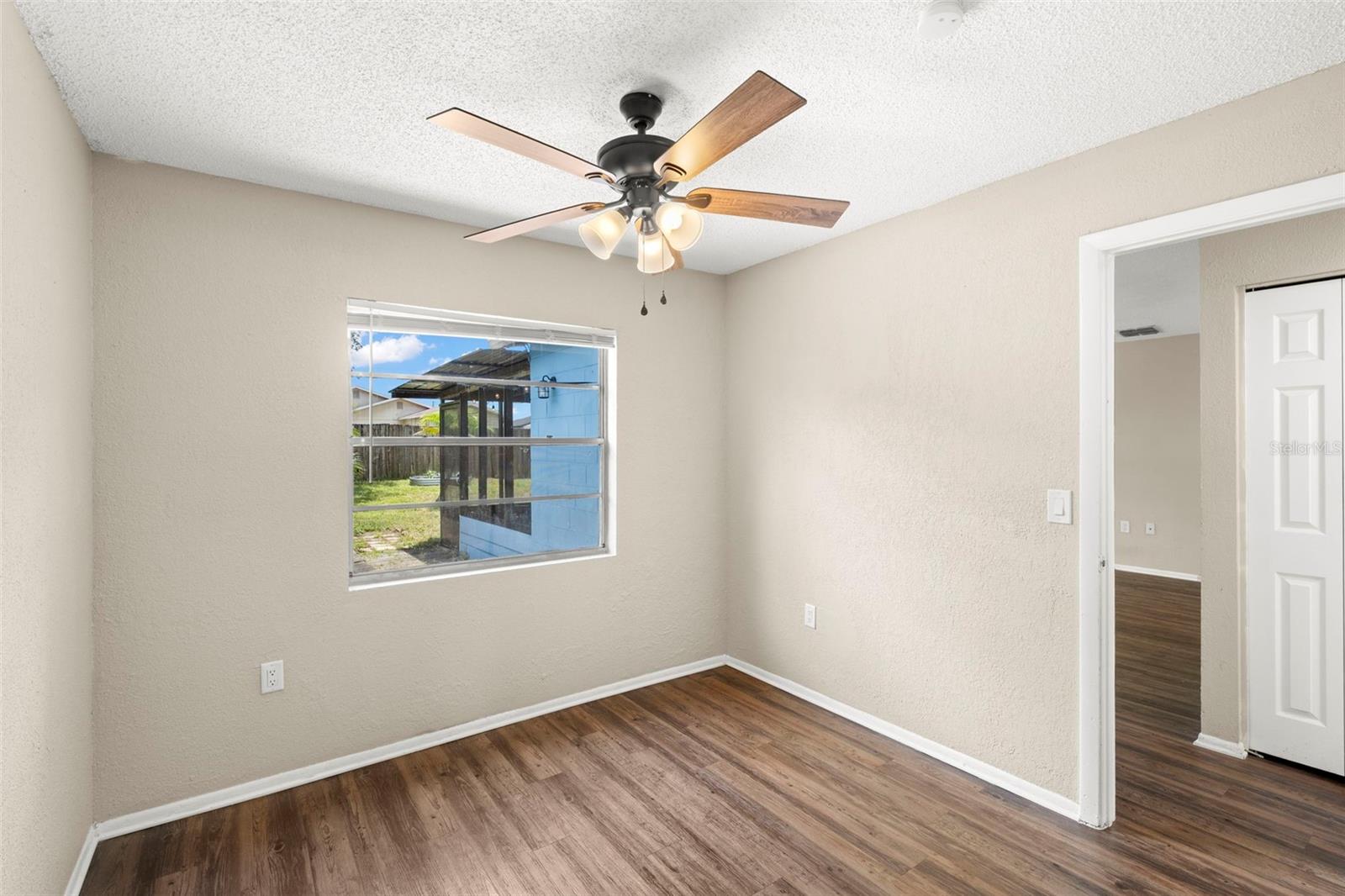 Image 14 of 19 For 1421 Vinetree Drive