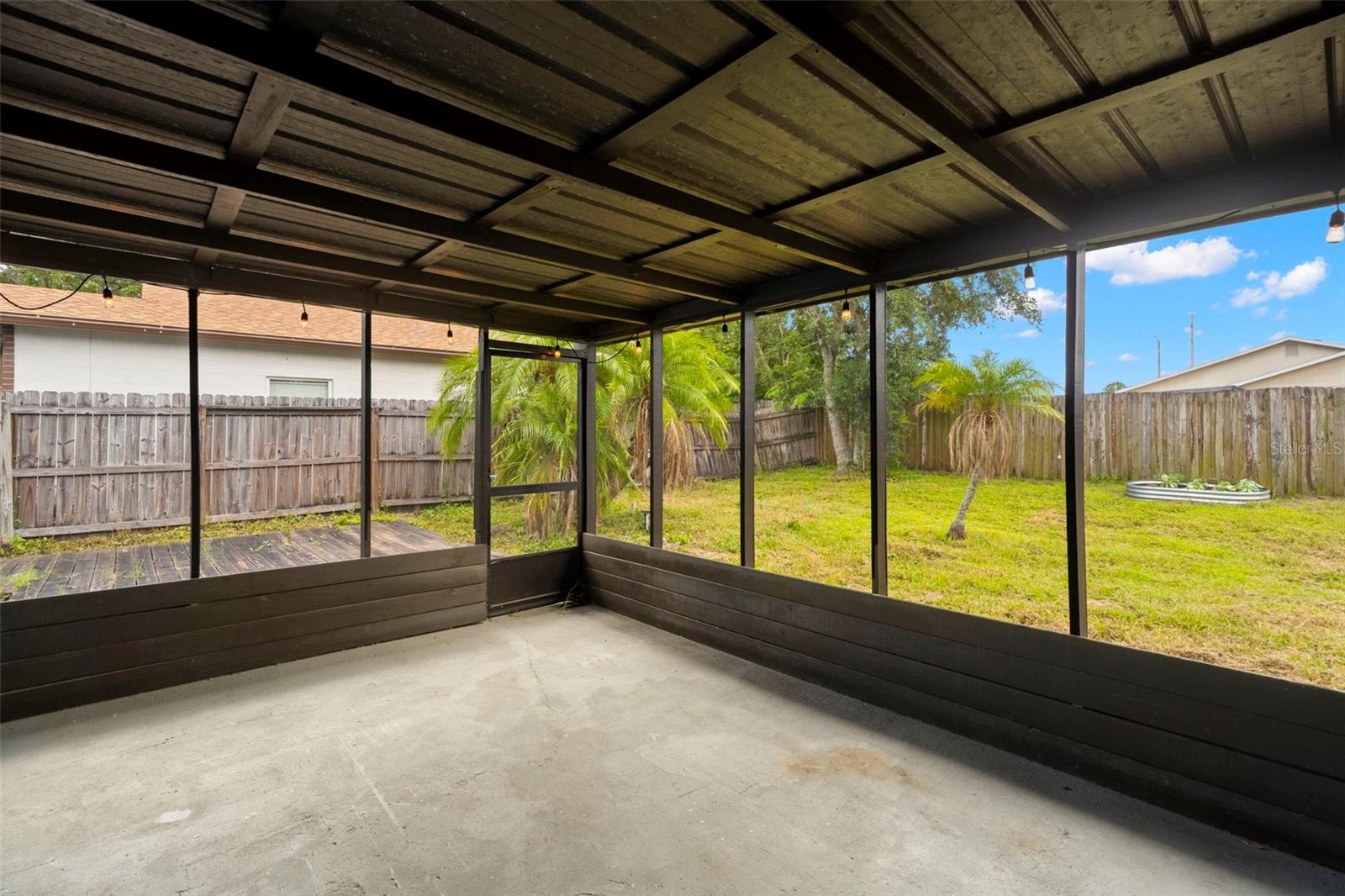 Image 15 of 19 For 1421 Vinetree Drive