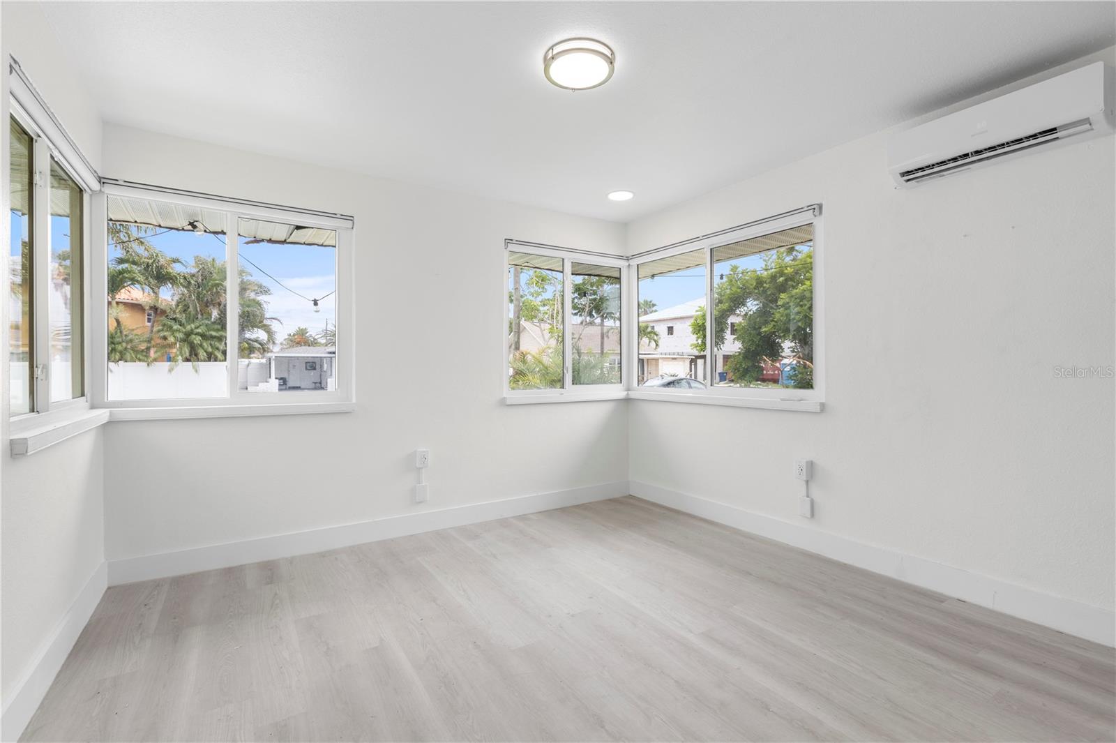 Image 11 of 49 For 14060 Miramar Avenue