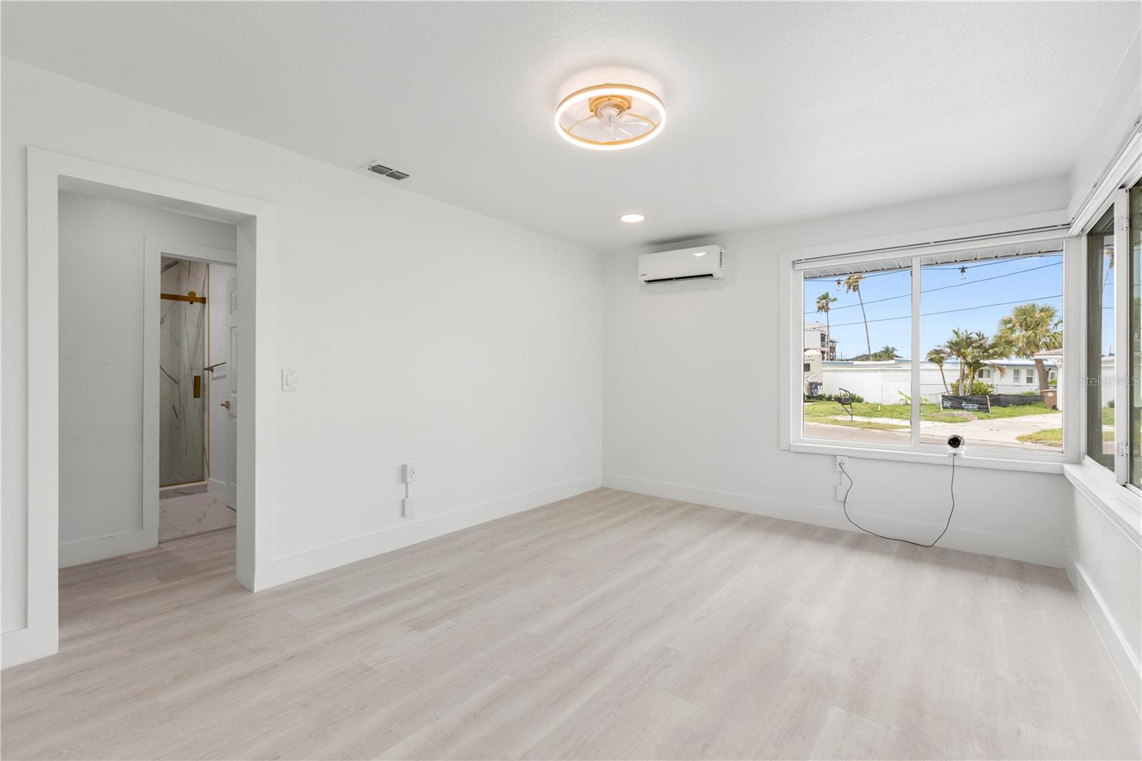 Image 34 of 49 For 14060 Miramar Avenue