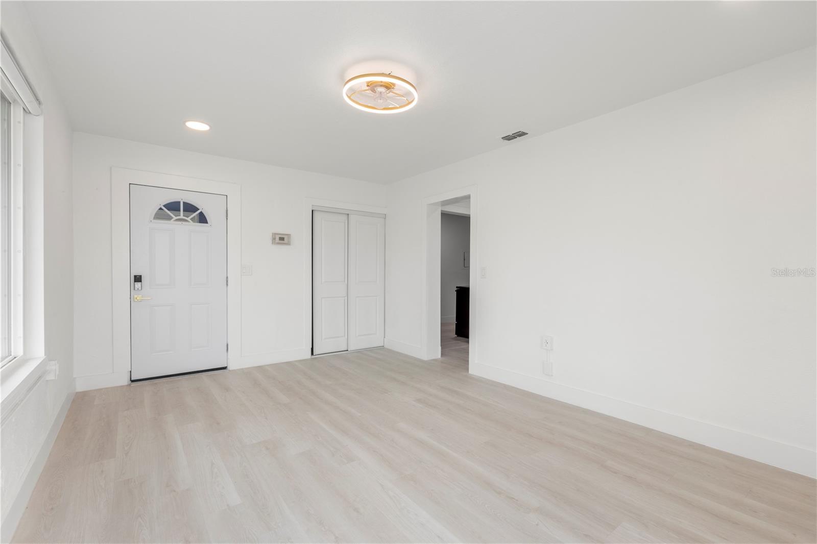Image 35 of 49 For 14060 Miramar Avenue