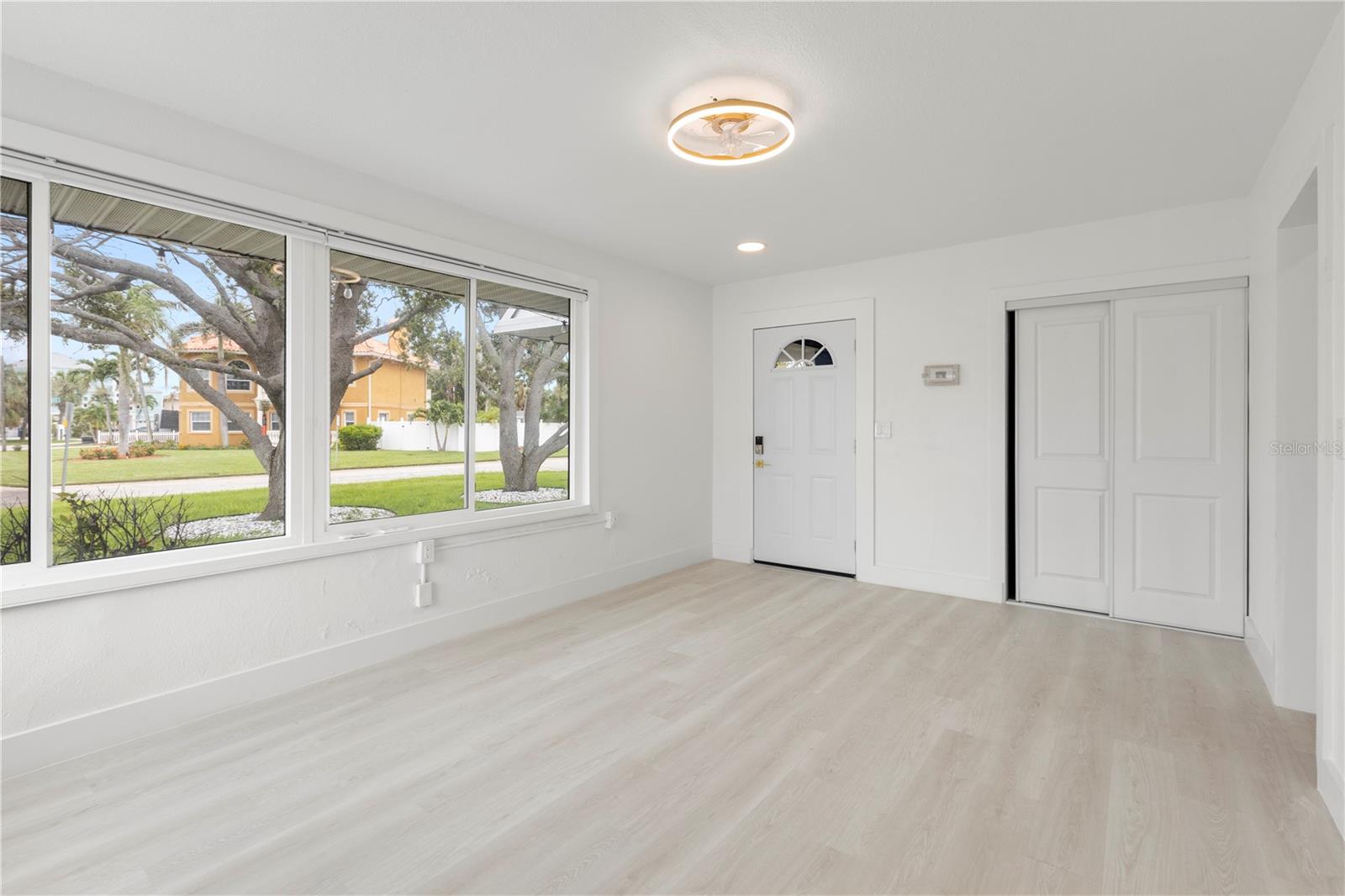 Image 36 of 49 For 14060 Miramar Avenue