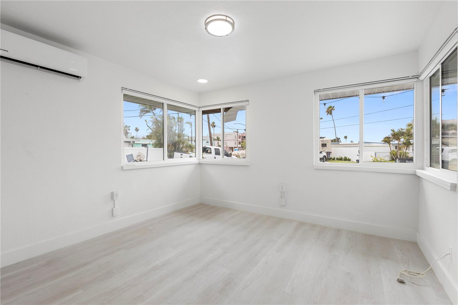 Image 37 of 49 For 14060 Miramar Avenue