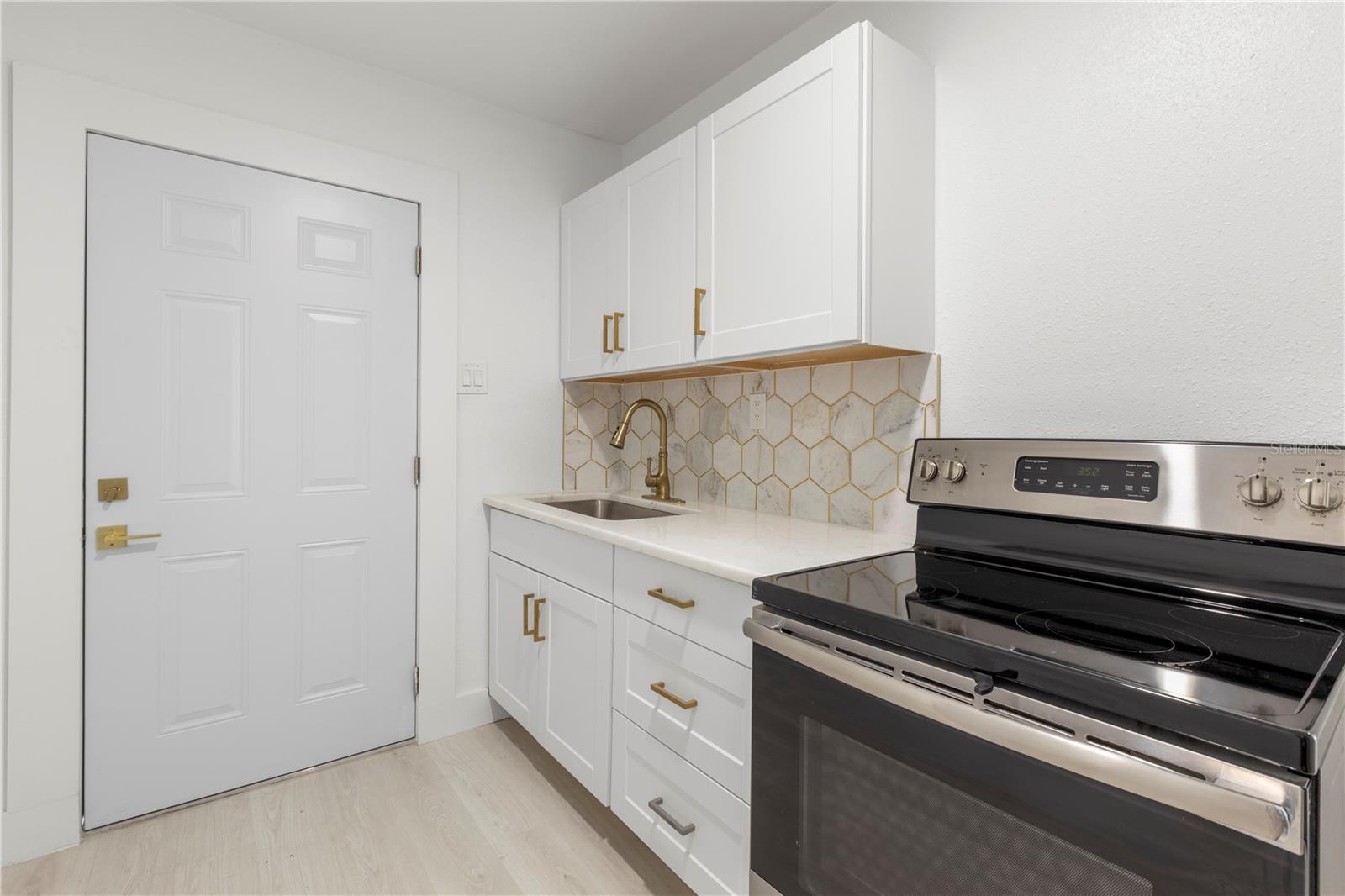 Image 42 of 49 For 14060 Miramar Avenue