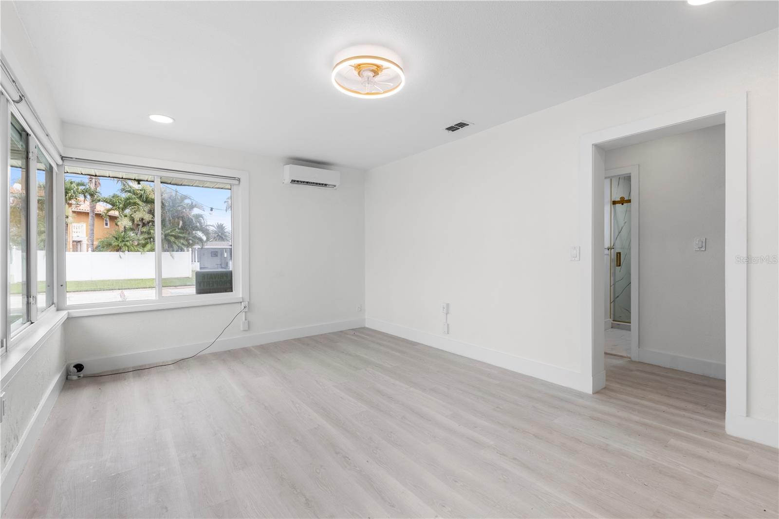 Image 7 of 49 For 14060 Miramar Avenue