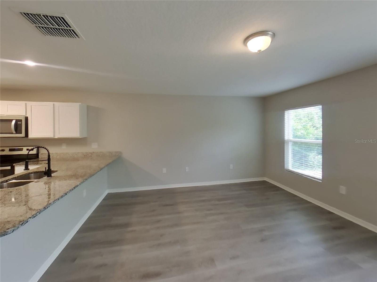 Image 4 of 20 For 7012 Everest Street
