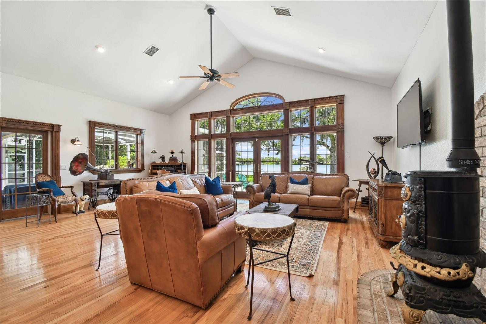 Image 30 of 98 For 10517 Lake Williams Drive