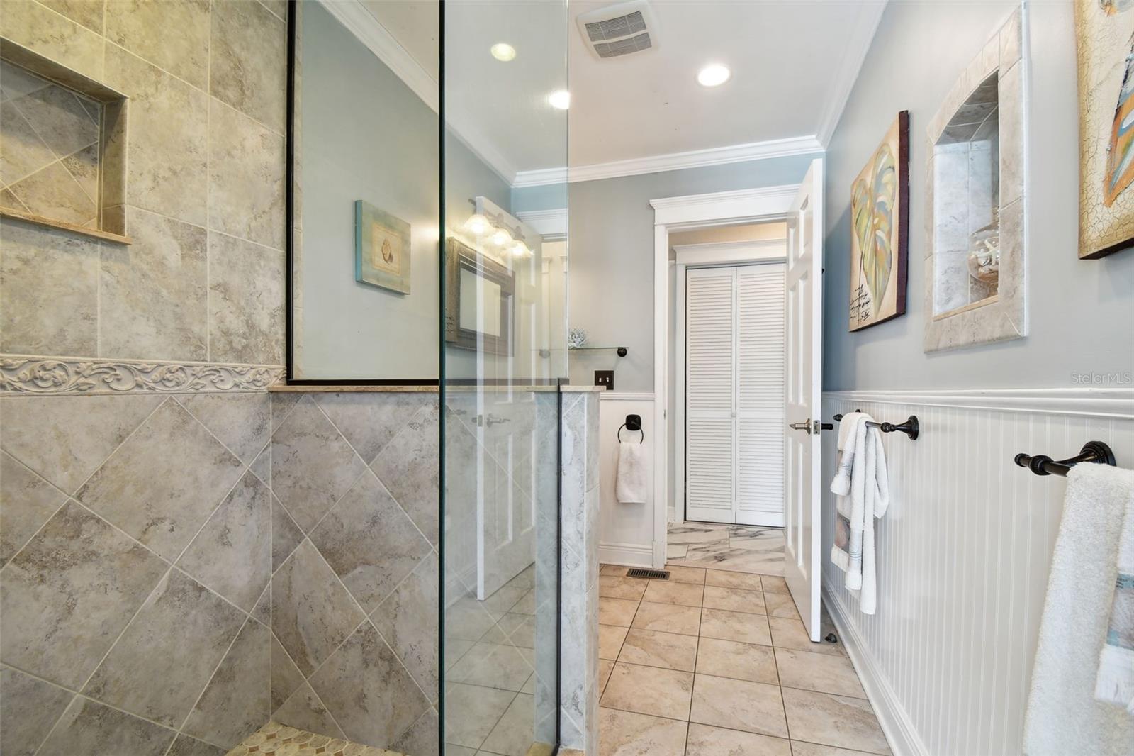 Image 38 of 98 For 10517 Lake Williams Drive