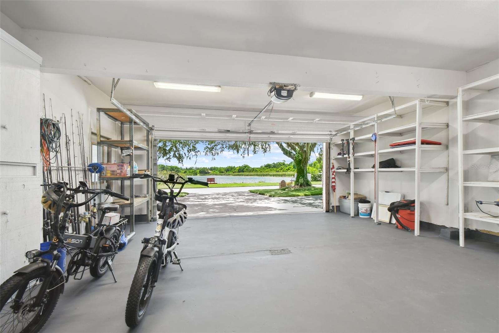 Image 43 of 98 For 10517 Lake Williams Drive