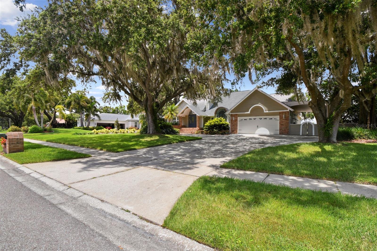 Image 5 of 98 For 10517 Lake Williams Drive