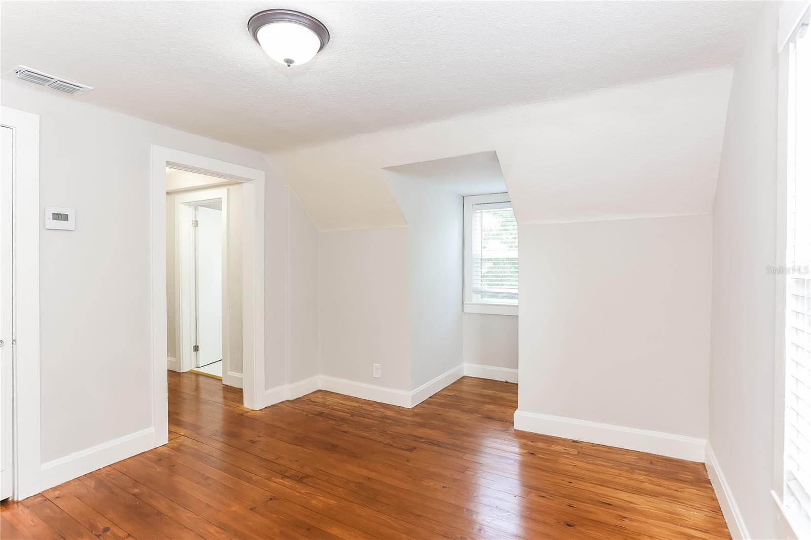 Image 14 of 17 For 4571 Park Street