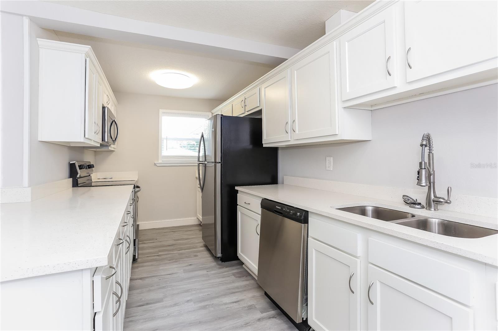 Image 7 of 17 For 4571 Park Street