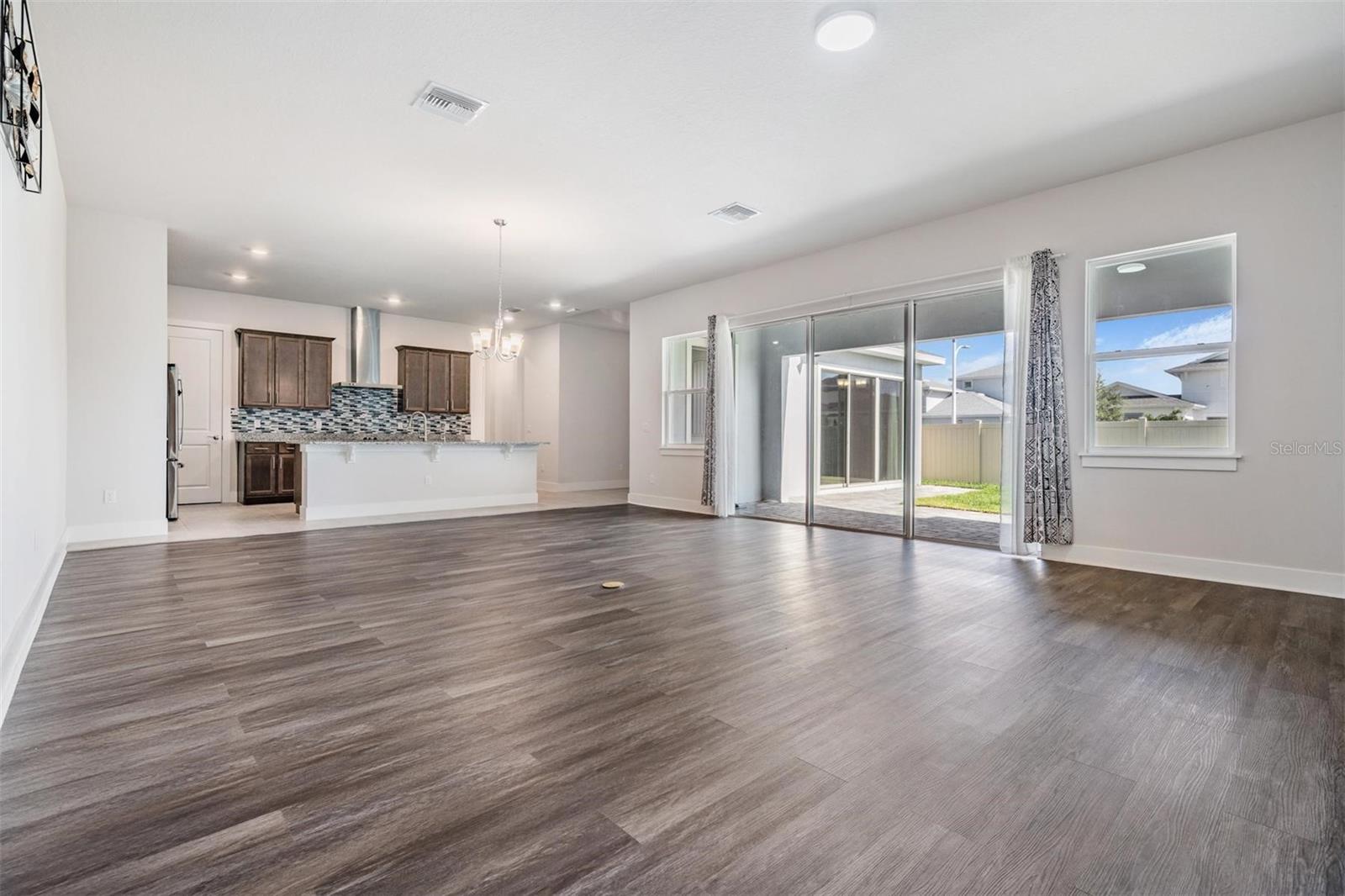 Image 20 of 81 For 8310 Ivy Stark Boulevard