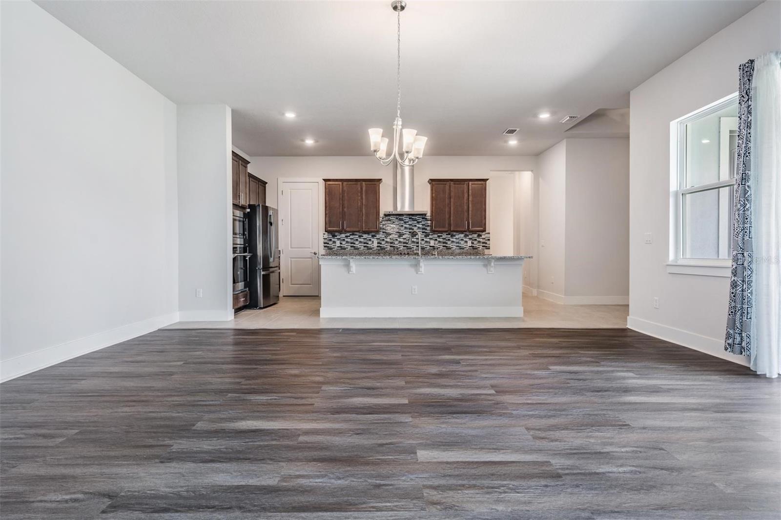 Image 21 of 81 For 8310 Ivy Stark Boulevard