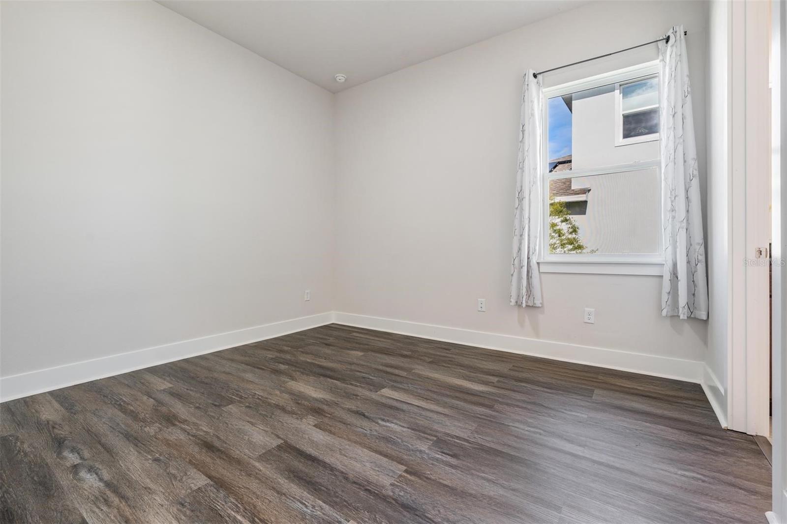 Image 34 of 81 For 8310 Ivy Stark Boulevard