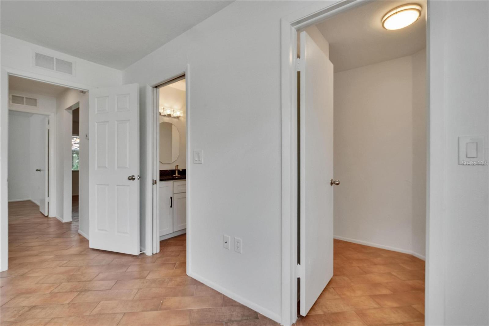 Image 20 of 58 For 1695 Orangecrest Avenue
