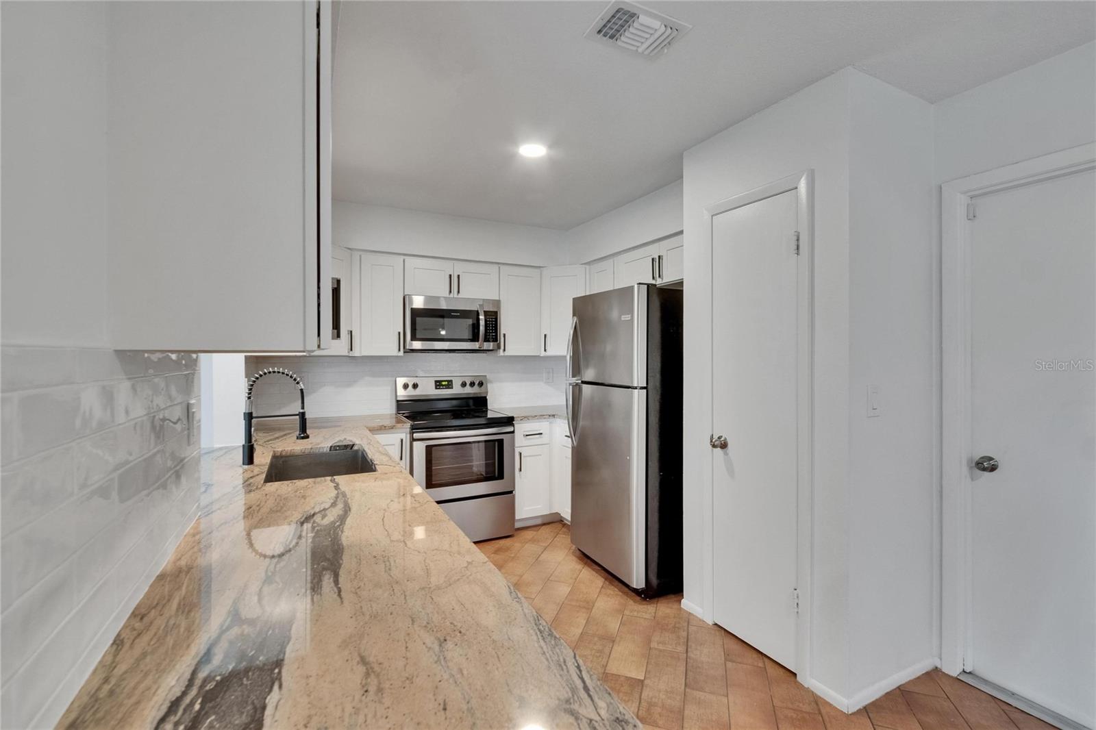 Image 34 of 58 For 1695 Orangecrest Avenue