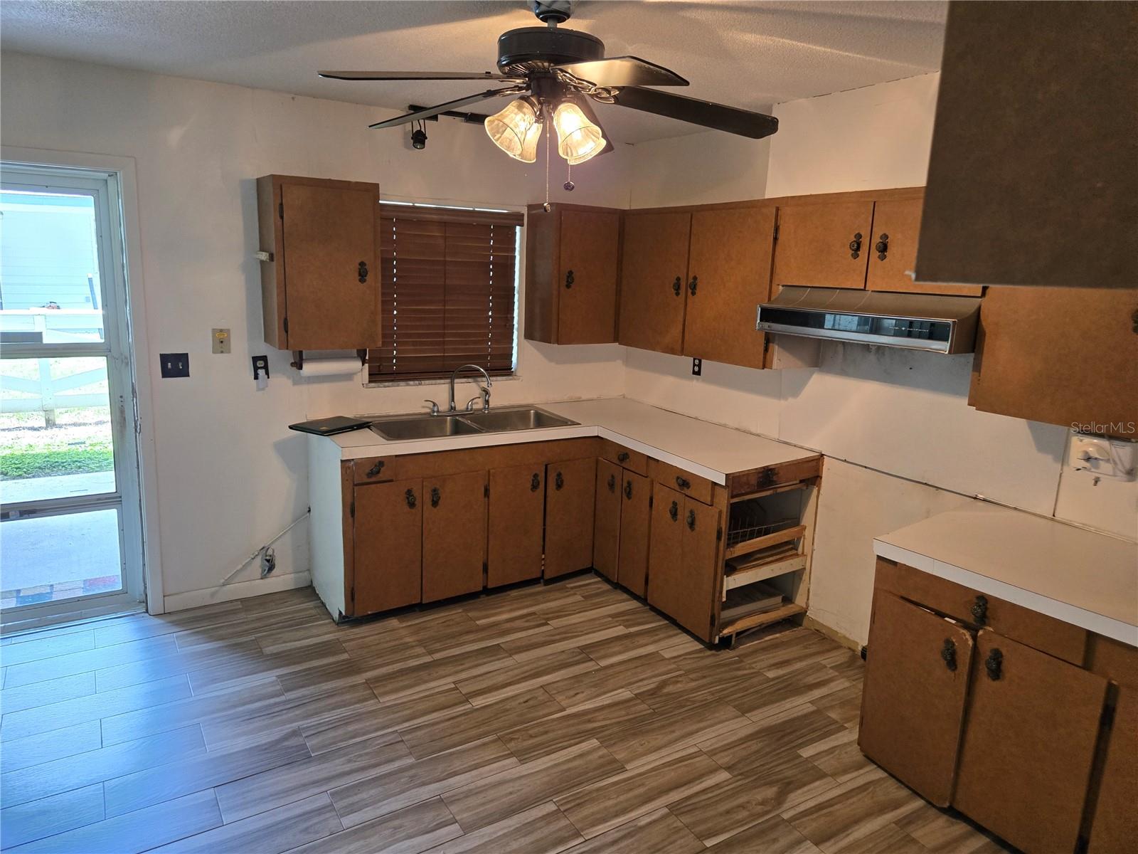 Image 3 of 17 For 753 Cr 477a  