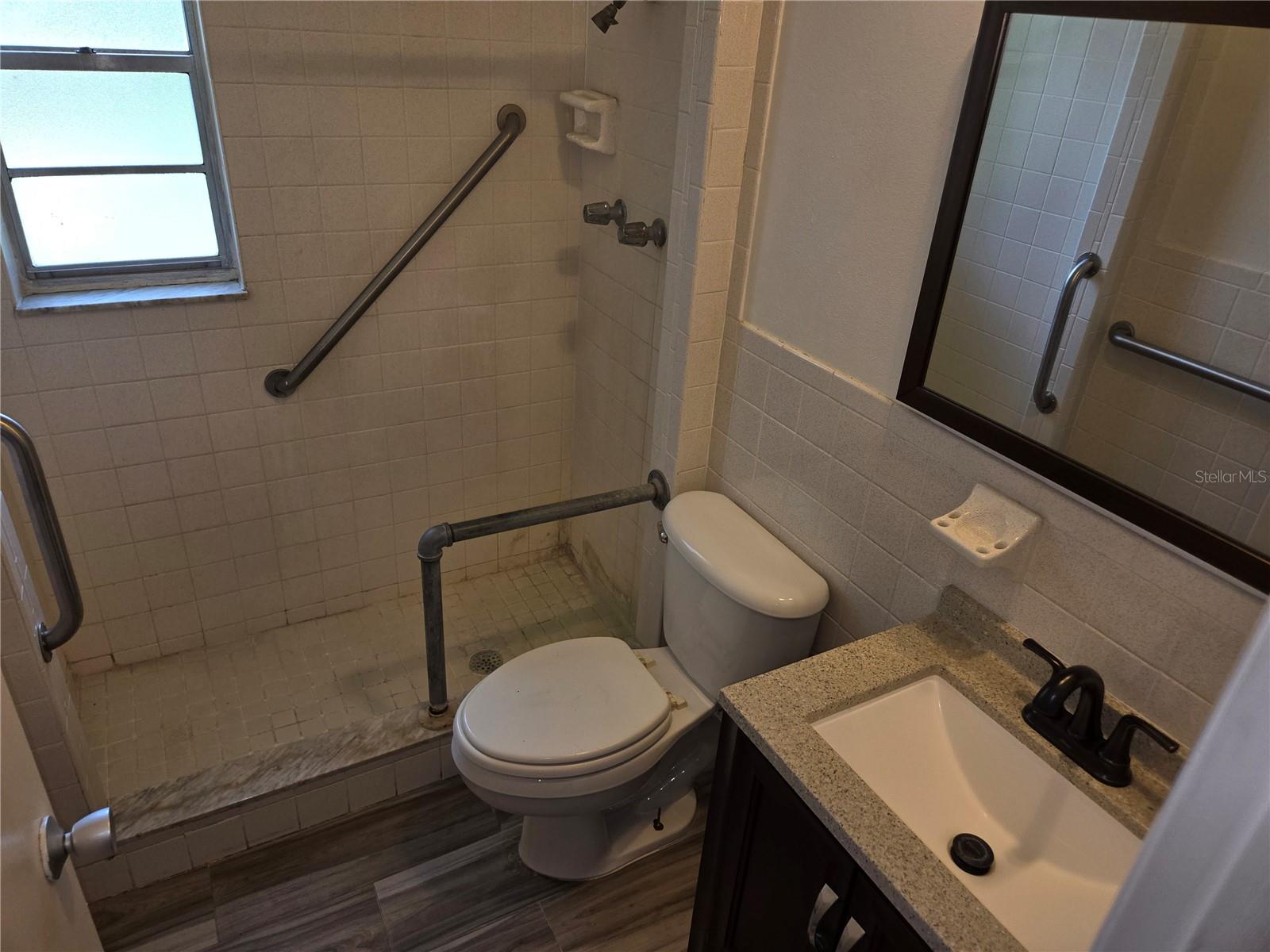 Image 7 of 17 For 753 Cr 477a  