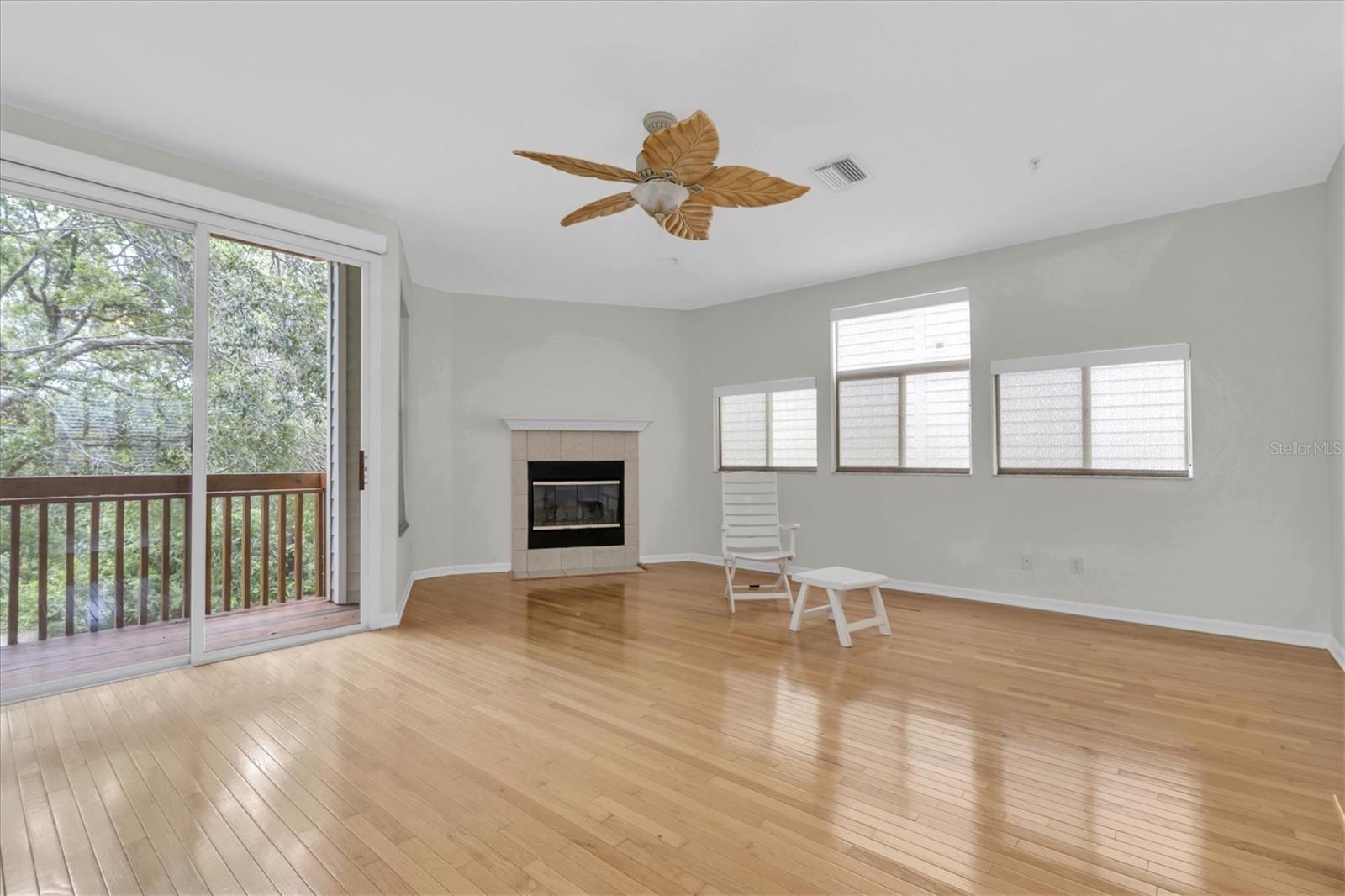 Image 13 of 48 For 1359 Curlew Road