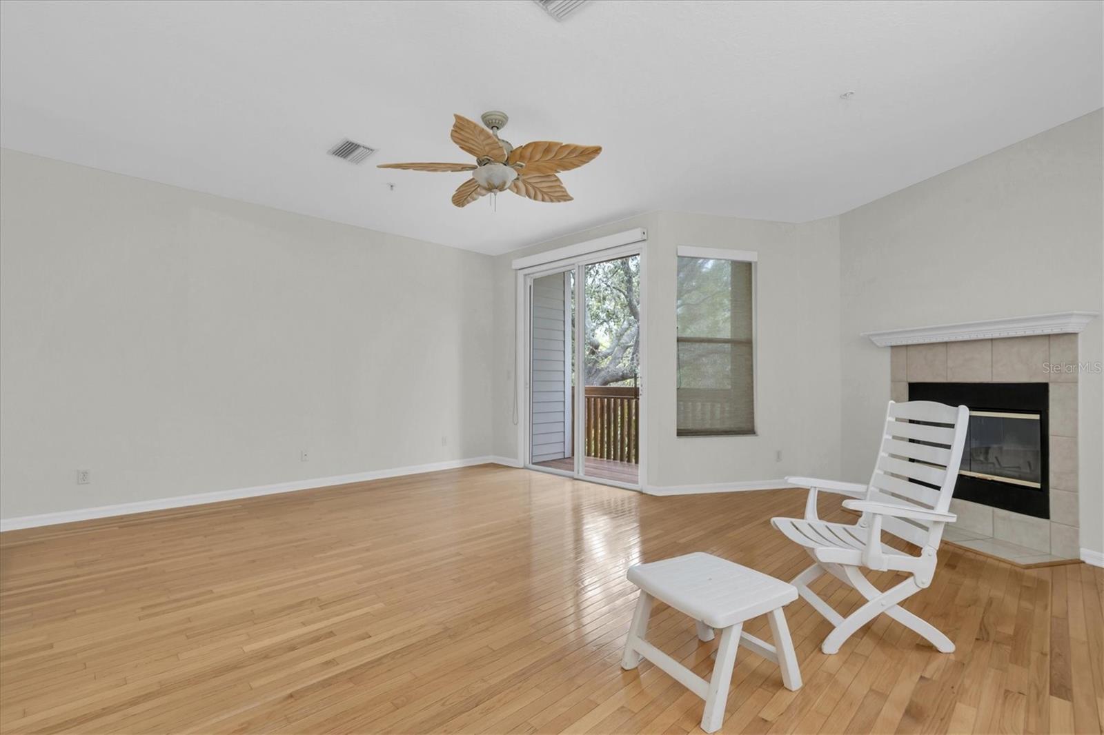 Image 14 of 48 For 1359 Curlew Road