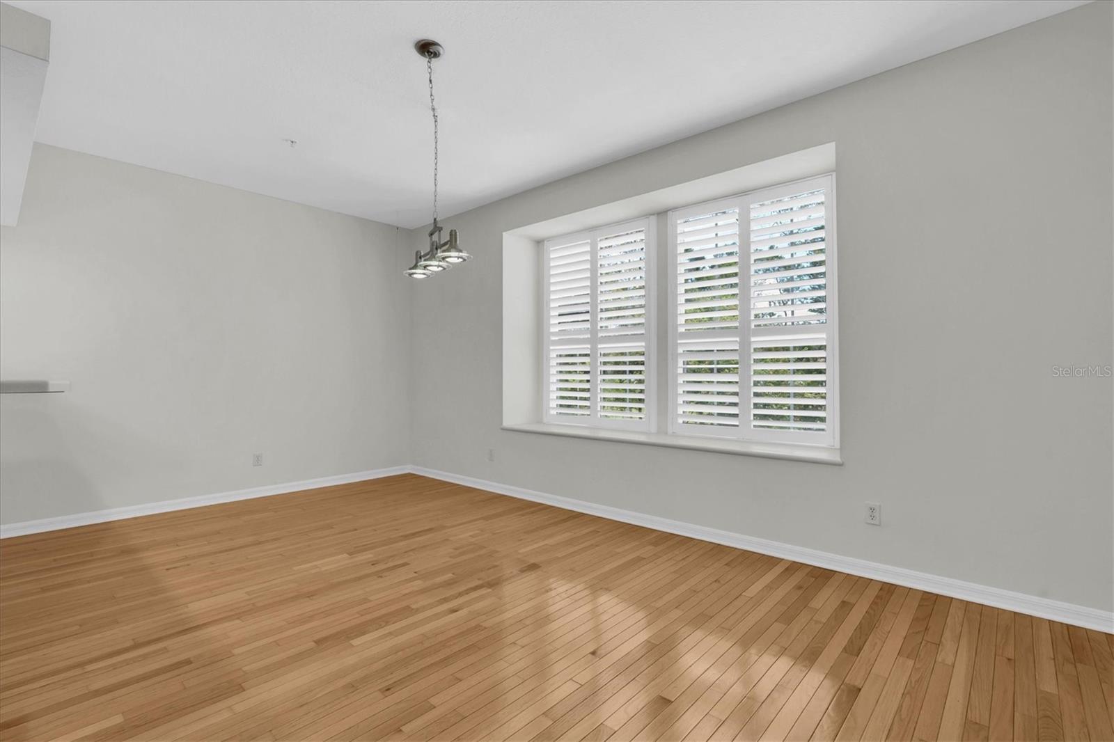 Image 16 of 48 For 1359 Curlew Road