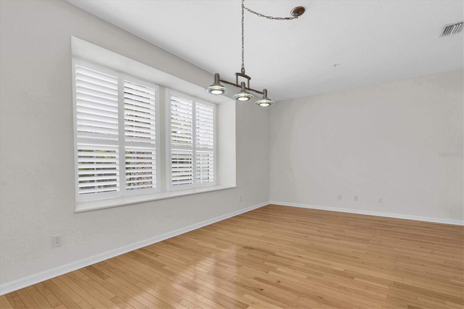 Image 17 of 48 For 1359 Curlew Road